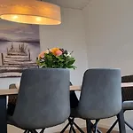 Ferienhaus-friesenengel * 多纳莫塞尔